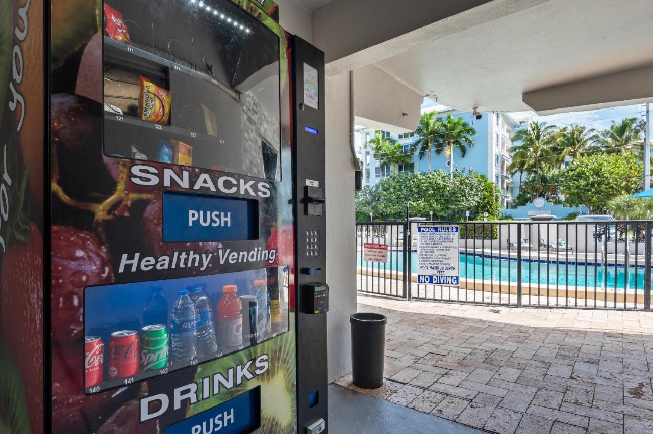 Avalon Resort Of Deerfield Beach Exterior photo